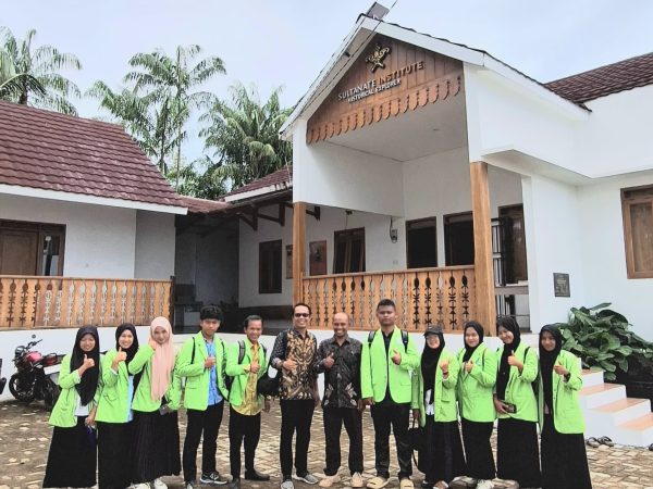 MAHASISWA PERBANKAN SYARIAH SEMESTER I LAKSANAKAN STUDI TOUR KE MUSEUM SITUS BONGAL
